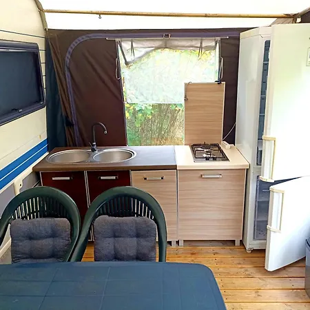 Przyczepa Kempingowa Nad Jez Gardno *