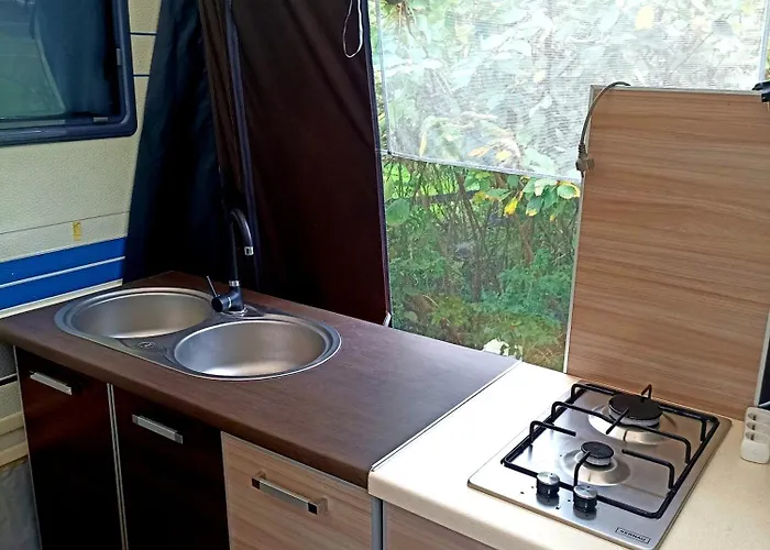 Кемпинг Przyczepa Kempingowa Nad Jez Gardno