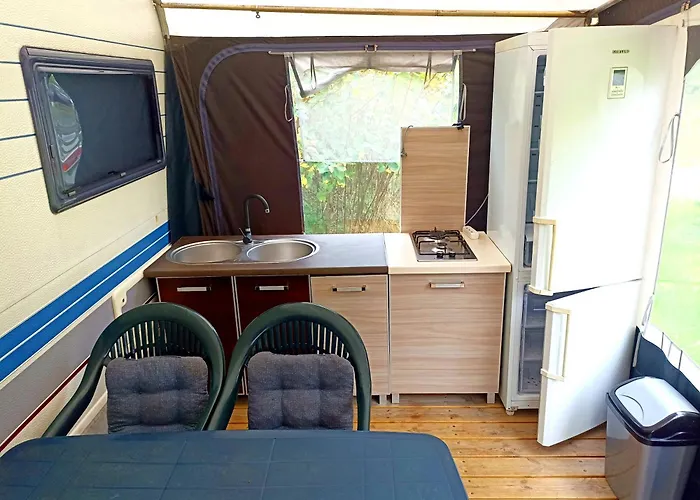 Przyczepa Kempingowa Nad Jez Gardno *